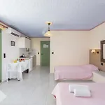 2 Bed - Sleeps 8 - Pool Patio Views
