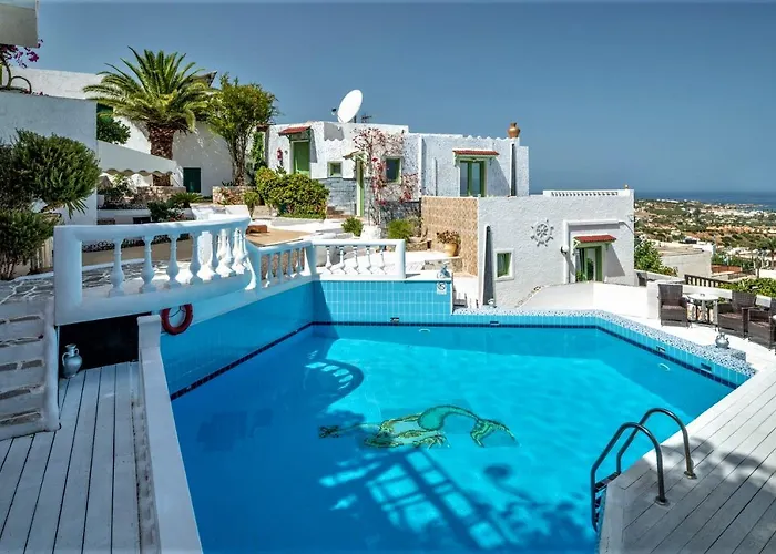 Apartman 2 Bed - Sleeps 8 - Pool Patio Views