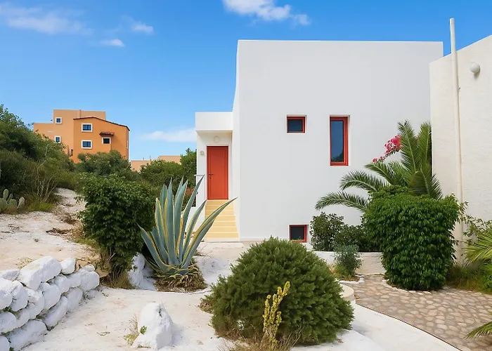 2 Bed - Sleeps 8 - Pool Patio Views Apartman Herszonisszosz