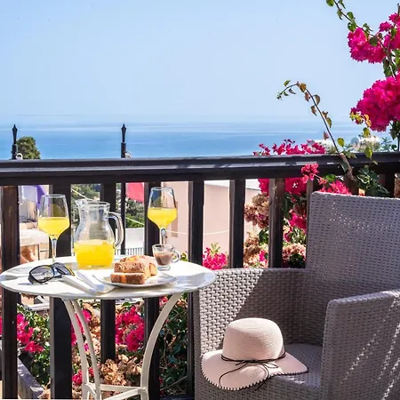 2 Bed - Sleeps 8 - Pool Patio Views Appartement