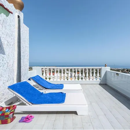 2 Bed - Sleeps 8 - Pool Patio Views Appartement *