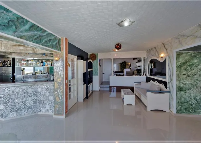 דירה 2 Bed - Sleeps 8 - Pool Patio Views *