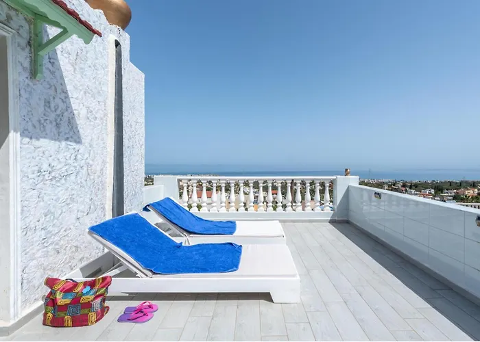 2 Bed - Sleeps 8 - Pool Patio Views דירה *